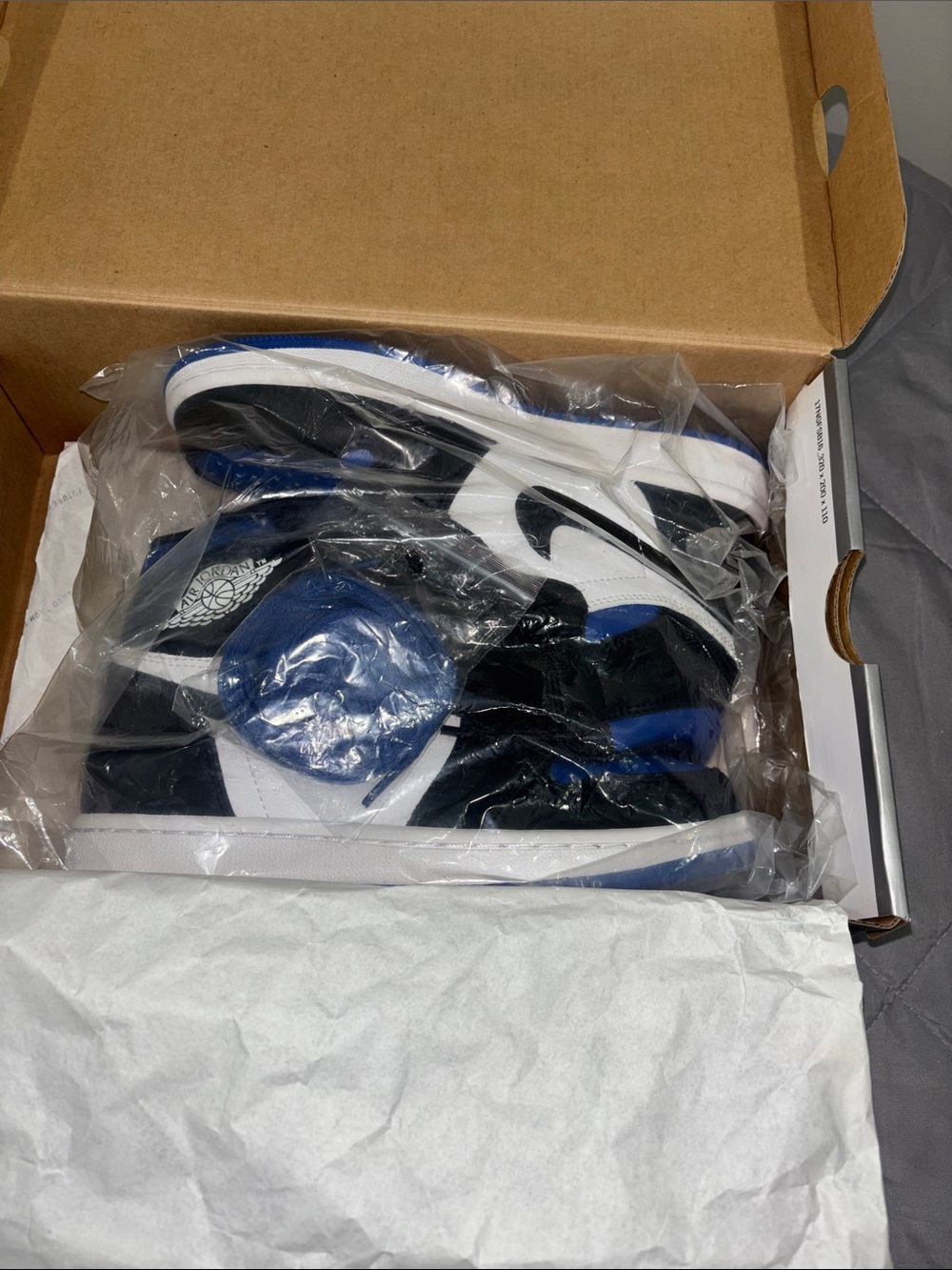 Nike Air Jordan 1 Retro High Royal Toe - Picture 3 of 6